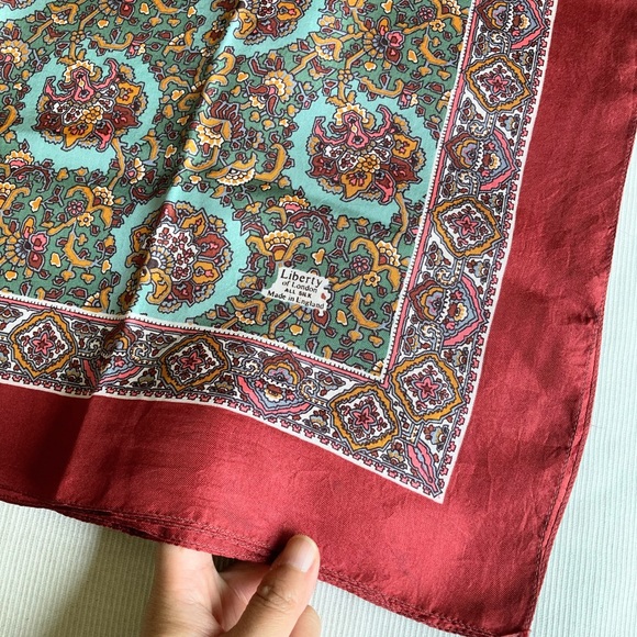 Vintage Liberty of London All Silk Made in England Red Green Square Scarf 26x26 - Picture 6 of 12